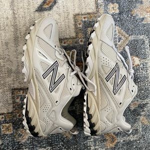 white new balance 610T